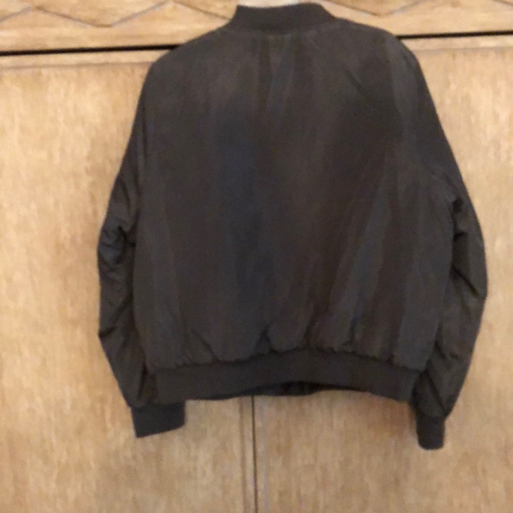 New bomber jacket - Picture 3 of 3